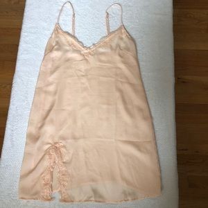 NWOT out from under peach lace slip